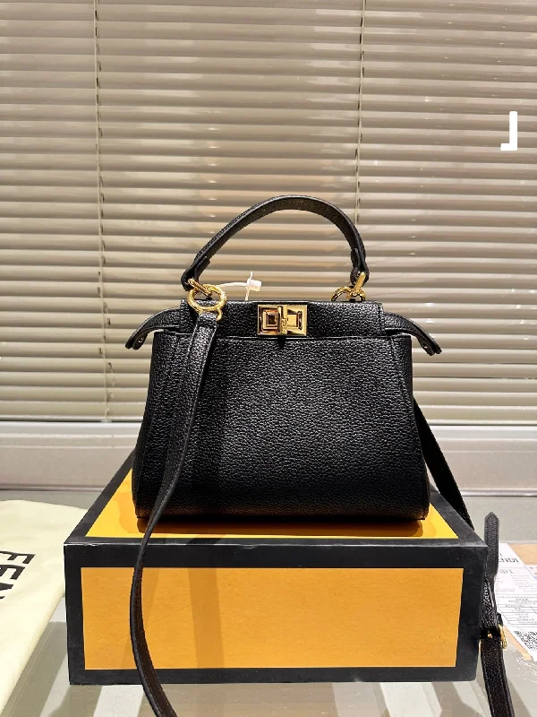 Fendi Hanbag Shoulder Bag