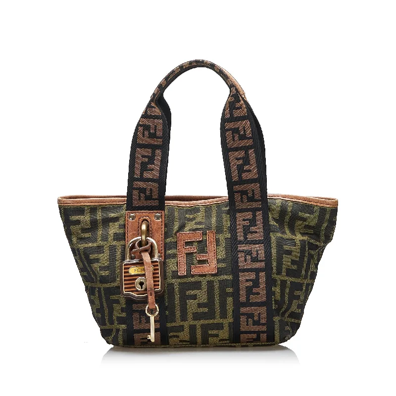 Fendi Zucca  Handbag (SHG-UA8E6t)