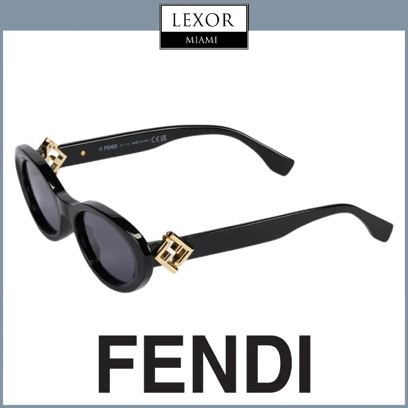 Fendi Sunglasses FE40140U 5301A Woman UPC: 192337176678